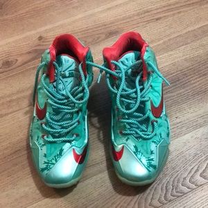 NIKE Lebron 11 “Christmas”